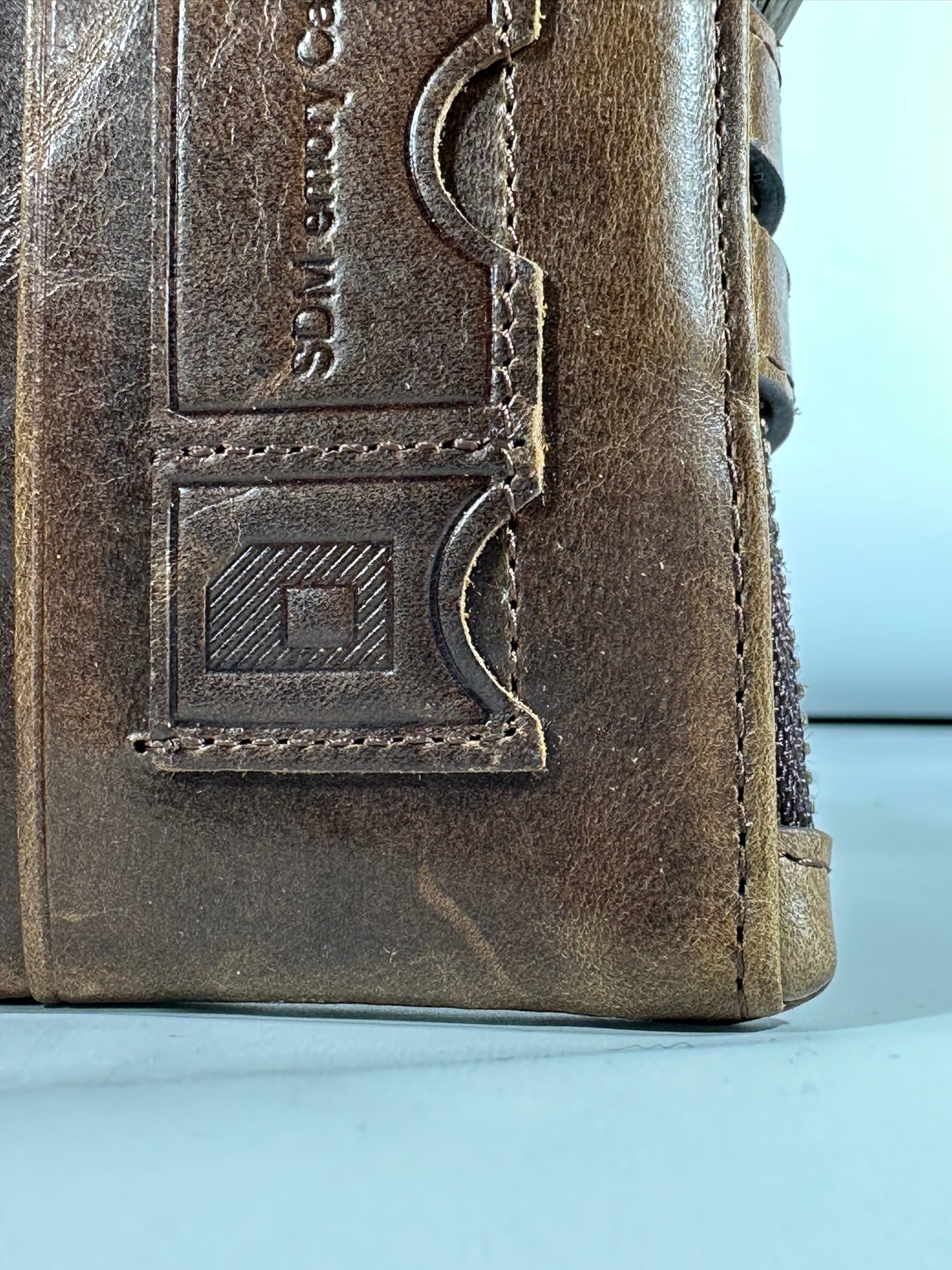 Plånbok med kedja  Mörkbrun Läder